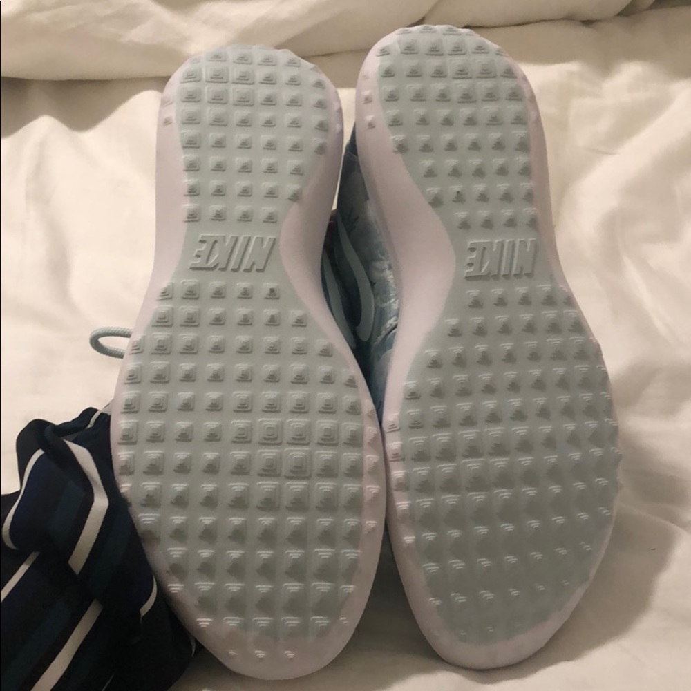 Nike’s! - Picture 5 of 5